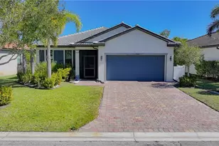 3560 E Hampton Cir, Alva, FL 33920 - Photo 1