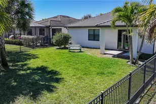 3560 E Hampton Cir, Alva, FL 33920 - Photo 5