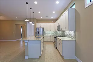 8181 Venetian Pointe Dr, Fort Myers, FL 33908 - Photo 11