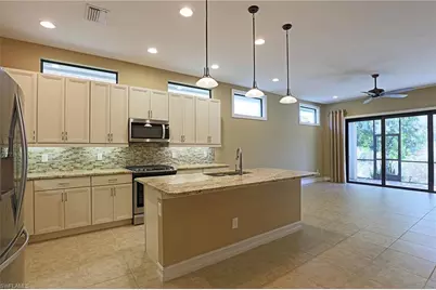 8181 Venetian Pointe Dr, Fort Myers, FL 33908 - Photo 13