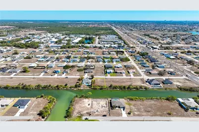 2428 NE 6th Ave, Cape Coral, FL 33909 - Photo 7