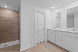 828 NE 16th Terrace, Cape Coral, FL 33909 - Photo 11