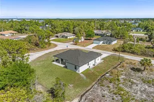 752 Crystal Ave S, Lehigh Acres, FL 33974 - Photo 25