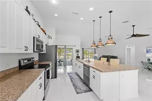 126 SE 15th Pl, Cape Coral, FL 33990 - Photo 7