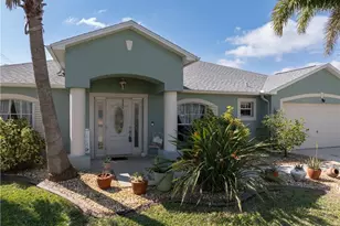 402 SW 46th Terrace, Cape Coral, FL 33914 - Photo 5