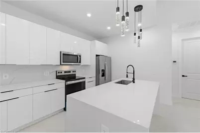 921 NE 15th St, Cape Coral, FL 33909 - Photo 13