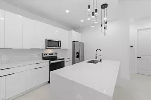 921 NE 15th St, Cape Coral, FL 33909 - Photo 13