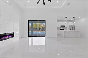 921 NE 15th St, Cape Coral, FL 33909 - Photo 9