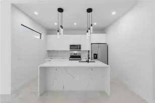 921 NE 15th St, Cape Coral, FL 33909 - Photo 11