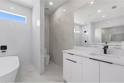 921 NE 15th St, Cape Coral, FL 33909 - Photo 27