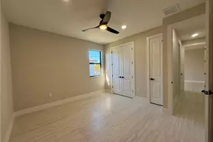 102 NE 8th Pl, Cape Coral, FL 33993 - Photo 21