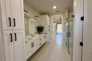 102 NE 8th Pl, Cape Coral, FL 33993 - Photo 17