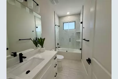 102 NE 8th Pl, Cape Coral, FL 33993 - Photo 29