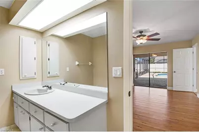 1807 SE 15th St, Cape Coral, FL 33990 - Photo 15