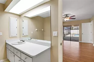 1807 SE 15th St, Cape Coral, FL 33990 - Photo 15