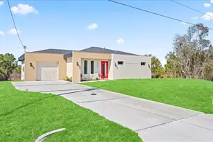 906 Capetown Ave, Lehigh Acres, FL 33974 - Photo 3