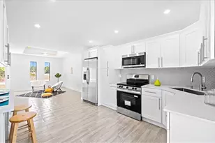 906 Capetown Ave, Lehigh Acres, FL 33974 - Photo 9