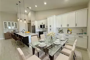 106 NE 8th Pl, Cape Coral, FL 33993 - Photo 5