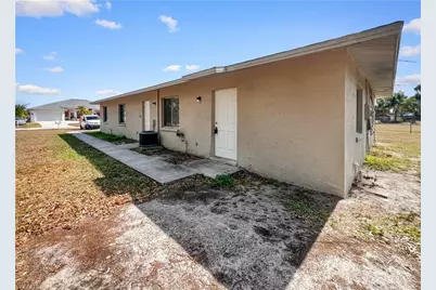 2239 Iris Way, Fort Myers, FL 33905 - Photo 3