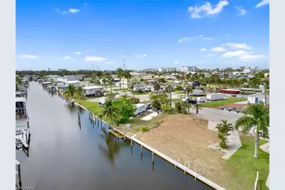 870 Oak St, Fort Myers Beach, FL 33931 - Photo 13