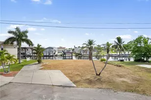 870 Oak St, Fort Myers Beach, FL 33931 - Photo 11