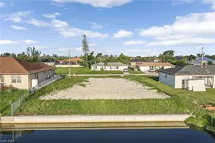 2017 NE 10th Pl, Cape Coral, FL 33909 - Photo 13