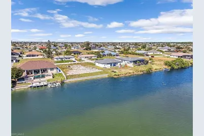 2017 NE 10th Pl, Cape Coral, FL 33909 - Photo 9