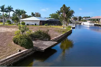 5010 Saxony Ct, Cape Coral, FL 33904 - Photo 11