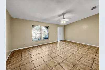 208 SE 17th St, Cape Coral, FL 33990 - Photo 5