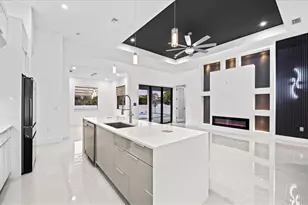 2711 Van Buren Pkwy, Cape Coral, FL 33993 - Photo 23