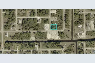 467 Zimmerman Ave, Lehigh Acres, FL 33974 - Photo 3