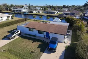 421 Cross St, North Fort Myers, FL 33903 - Photo 3