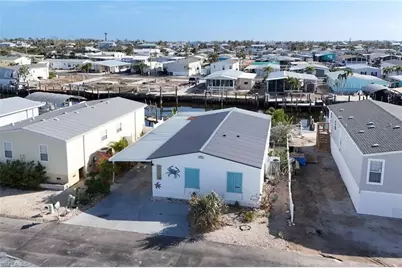 3070 Harpoon Ln, Saint James City, FL 33956 - Photo 3