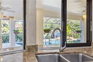 12423 McGregor Woods Cir, Fort Myers, FL 33908 - Photo 7