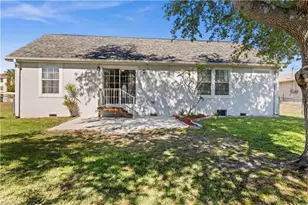 125 NE 11th Pl, Cape Coral, FL 33909 - Photo 23