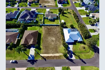 1910 SW 39th Ter, Cape Coral, FL 33914 - Photo 9