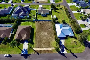 1910 SW 39th Terrace, Cape Coral, FL 33914 - Photo 9