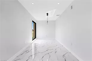 2027 NE 18th St, Cape Coral, FL 33909 - Photo 11