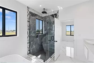 2027 NE 18th St, Cape Coral, FL 33909 - Photo 27