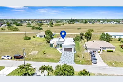 2027 NE 18th St, Cape Coral, FL 33909 - Photo 9