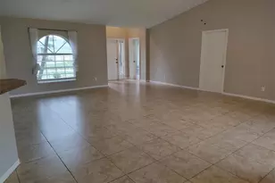 1034 SE 5th Pl, Cape Coral, FL 33990 - Photo 3