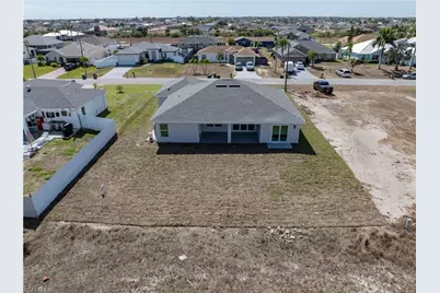 1027 NW 19th St, Cape Coral, FL 33993 - Photo 7