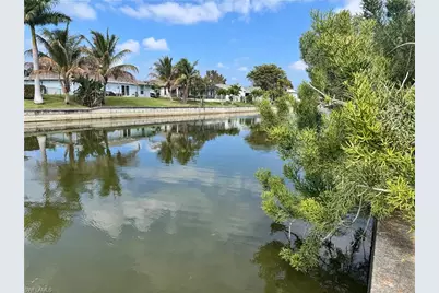 42 NE 13th Ave, Cape Coral, FL 33909 - Photo 5
