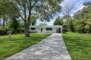 424 Cactus Cir, Lehigh Acres, FL 33936 - Photo 1