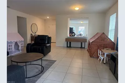 2624 NE 7th Ave, Cape Coral, FL 33909 - Photo 9