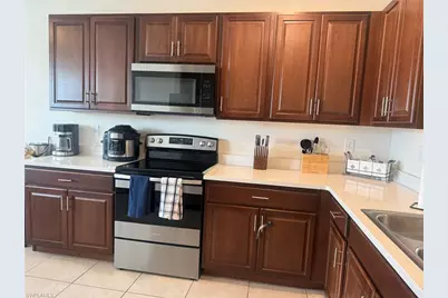 2624 NE 7th Ave, Cape Coral, FL 33909 - Photo 5