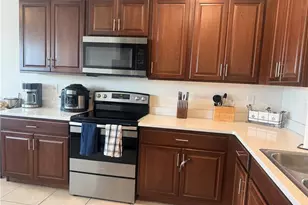 2624 NE 7th Ave, Cape Coral, FL 33909 - Photo 5