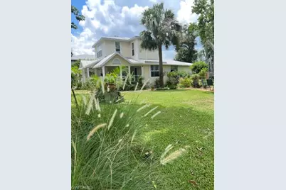 2579 2nd St, Fort Myers, FL 33901 - Photo 3