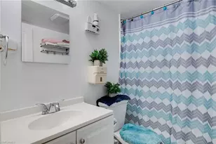 1652 Jamestown Ct, Fort Myers, FL 33907 - Photo 7