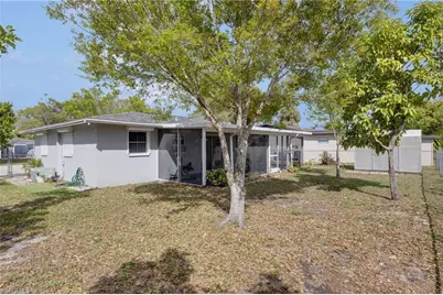 1652 Jamestown Ct, Fort Myers, FL 33907 - Photo 15